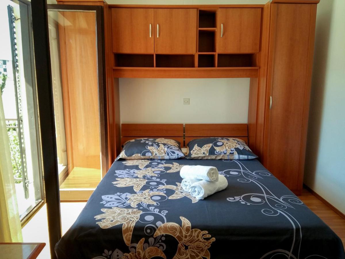 Apartmani Jovic Макарска Экстерьер фото